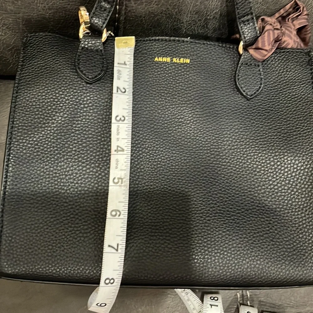 Anne Klein 👜 Black Handbag/ ShoulderCrossbody and Wristlet  2 piece SET!! - Picture 15 of 16